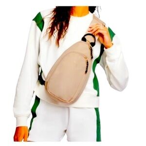 NWT-PUMA-MYRIAD SLING BAG